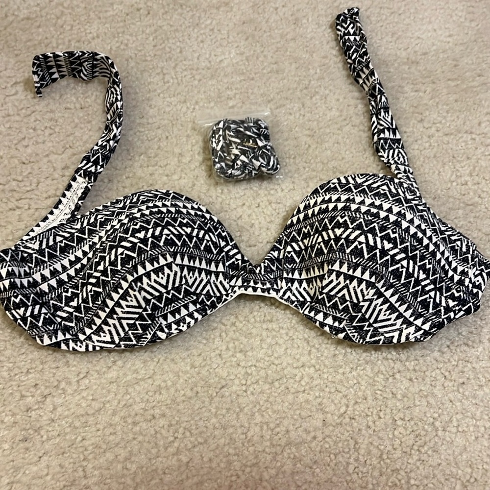 Xhilaration bikini in excellent condition
